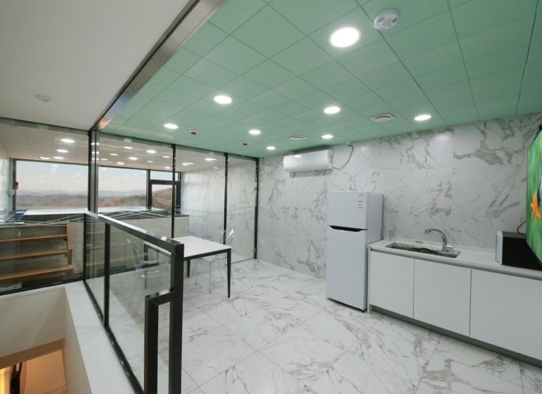Wj Hotel Pool House Wonju Buitenkant foto