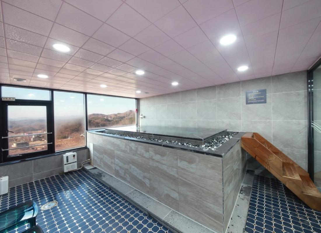 Wj Hotel Pool House Wonju Buitenkant foto