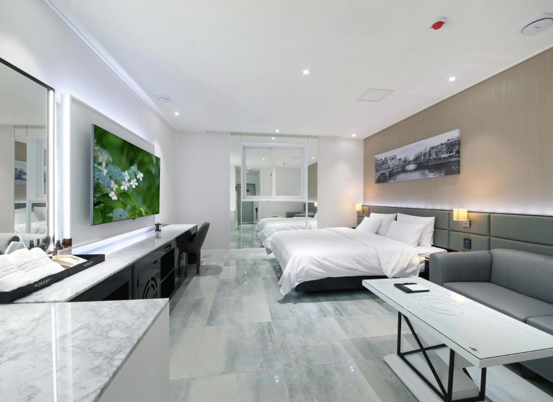Wj Hotel Pool House Wonju Buitenkant foto