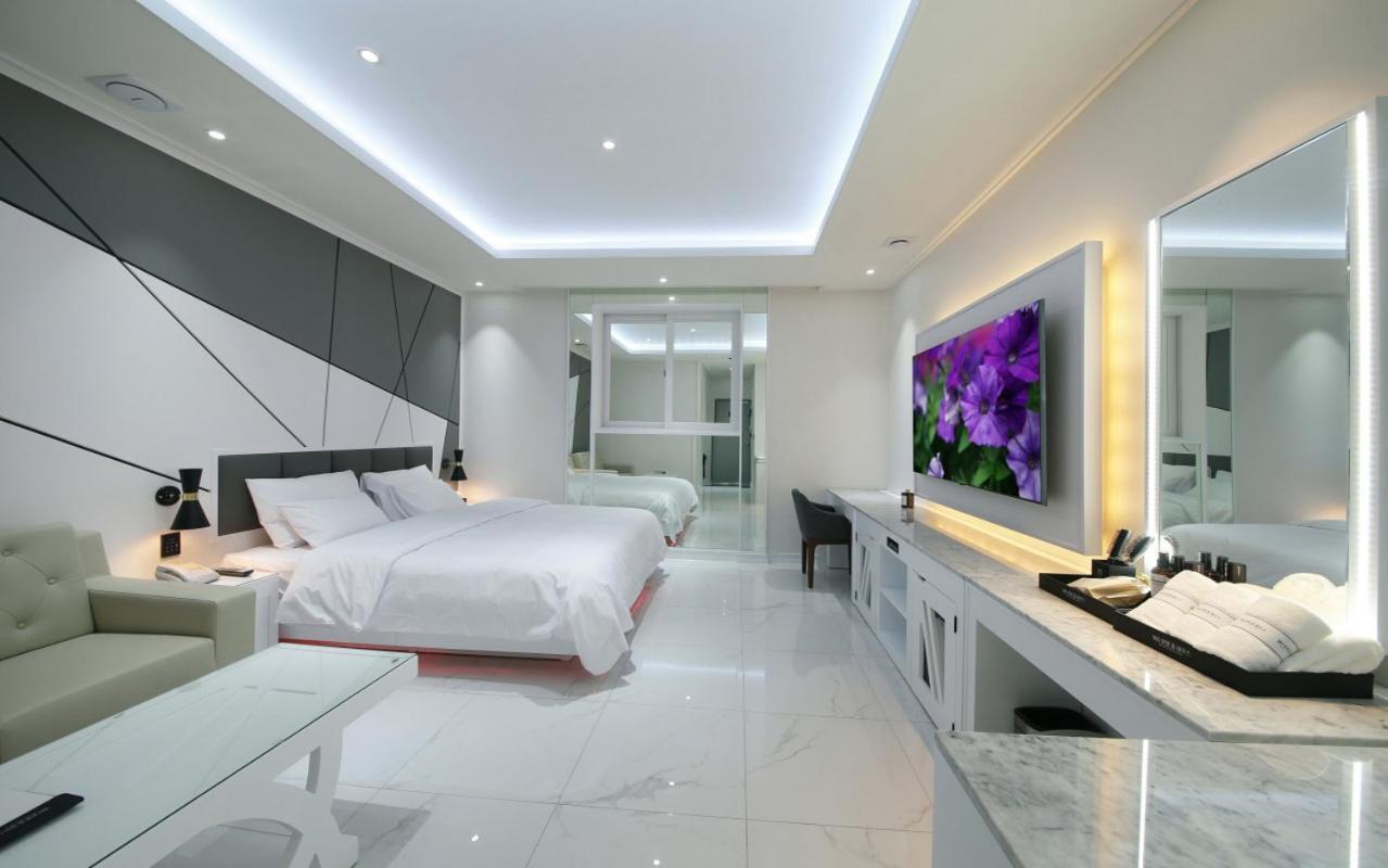 Wj Hotel Pool House Wonju Buitenkant foto